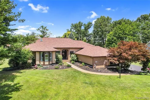 2985 Dana Pointe Drive, Hamburg Twp, MI 48169