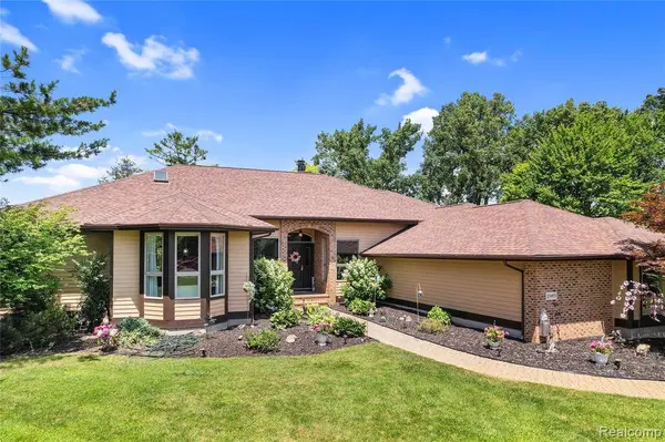 2985 Dana Pointe Drive, Hamburg Twp, MI 48169