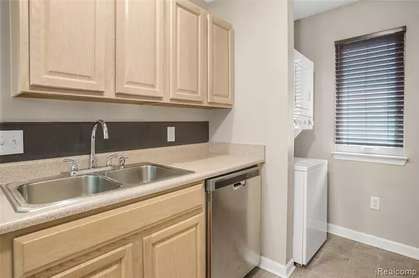 859 Amanda Lane, Pontiac, MI 48340