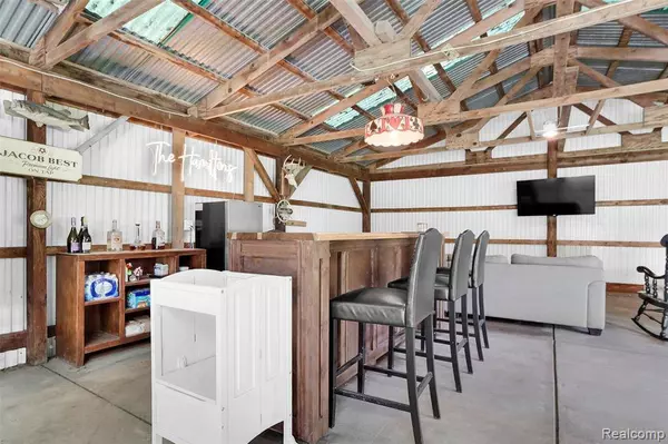 1711 Chilson Road, Genoa Twp, MI 48843