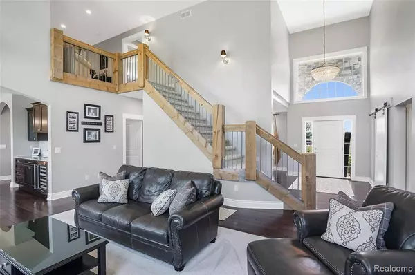 5348 Stone Garden Drive, Howell, MI 48843