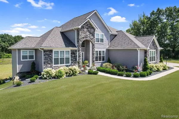 5348 Stone Garden Drive, Howell, MI 48843