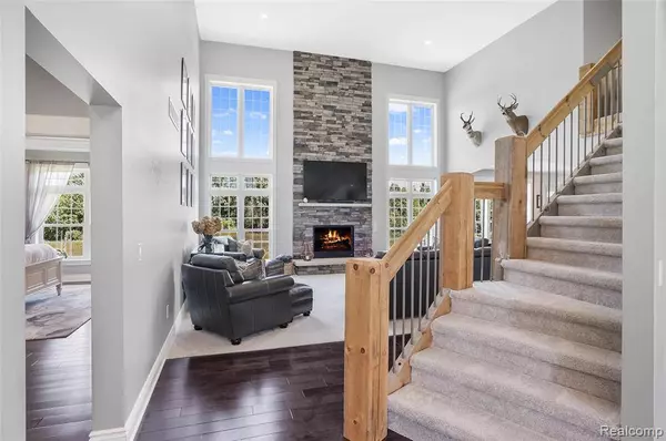 5348 Stone Garden Drive, Howell, MI 48843