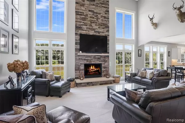 5348 Stone Garden Drive, Howell, MI 48843