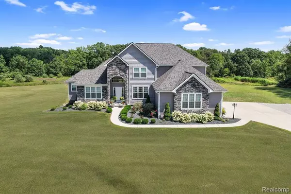 5348 Stone Garden Drive, Howell, MI 48843