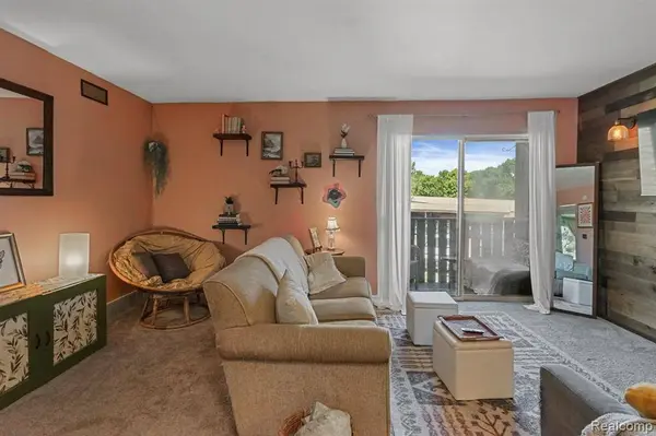 8737 Green Willow Street, Brighton, MI 48116