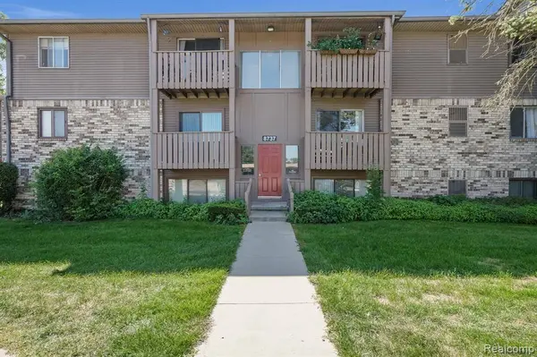 8737 Green Willow Street, Brighton, MI 48116