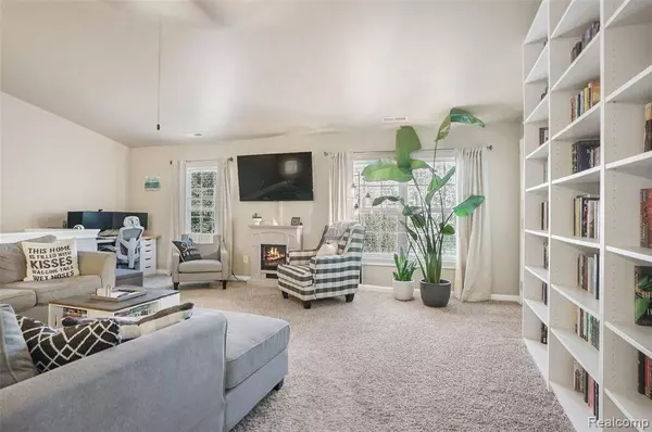 939 Eagle Drive, Fenton, MI 48430