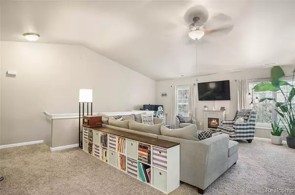 939 Eagle Drive, Fenton, MI 48430