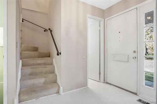 42142 Gladwin Street, Northville, MI 48167