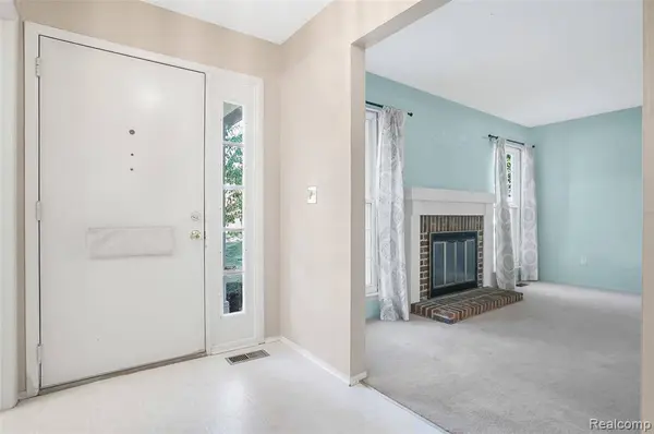 42142 Gladwin Street, Northville, MI 48167