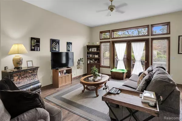 8127 Goldenrod Court, Green Oak Twp, MI 48116