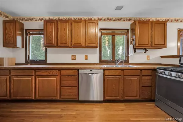 1431 E Commerce Road, Commerce Twp, MI 48382