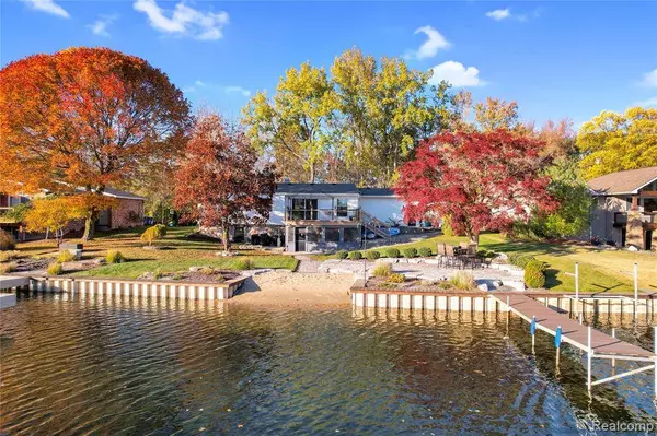 2483 Malibu Court, Fenton, MI 48430