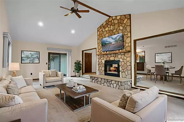 1431 E Commerce Road, Commerce Twp, MI 48382