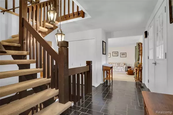 5180 Glenway Drive, Brighton, MI 48116