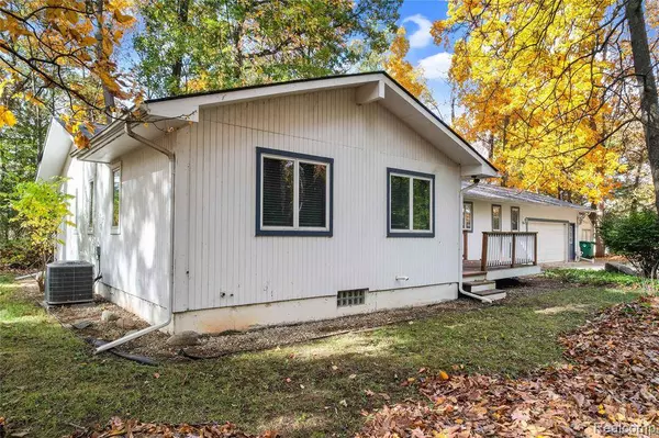 1431 E Commerce Road, Commerce Twp, MI 48382