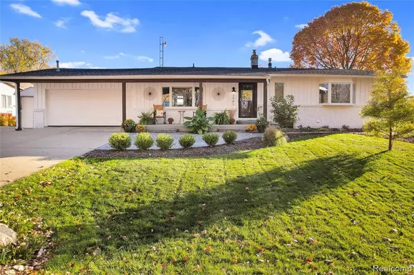 2483 Malibu Court, Fenton, MI 48430