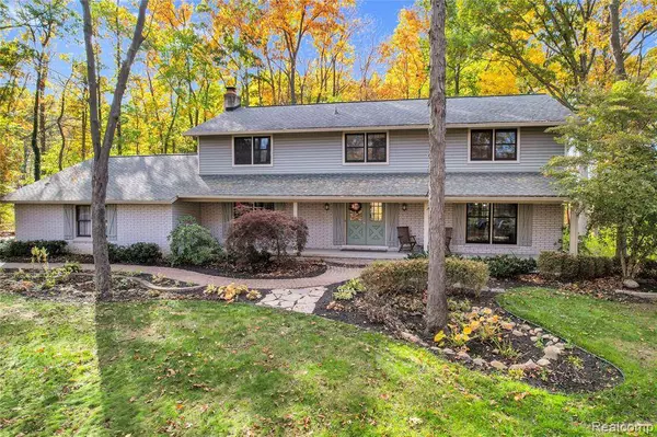 5180 Glenway Drive, Brighton, MI 48116