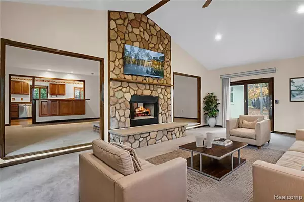 1431 E Commerce Road, Commerce Twp, MI 48382