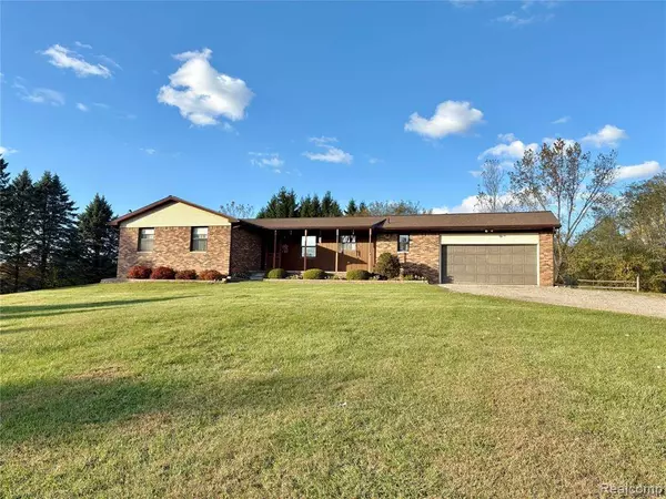 6080 W Coon Lake Road, Iosco Twp, MI 48843