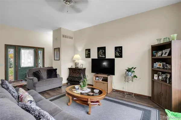 8127 Goldenrod Court, Green Oak Twp, MI 48116