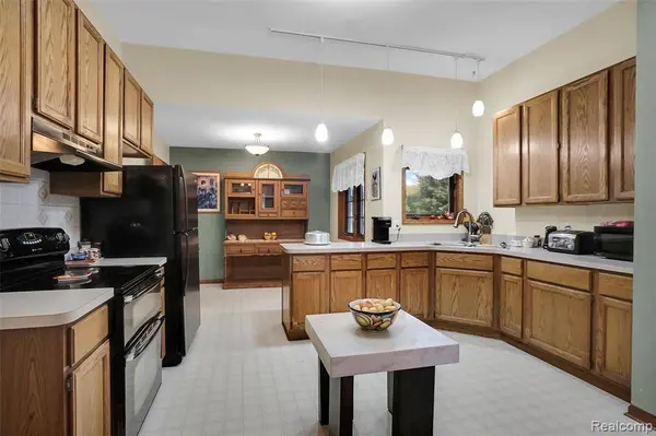 8127 Goldenrod Court, Green Oak Twp, MI 48116