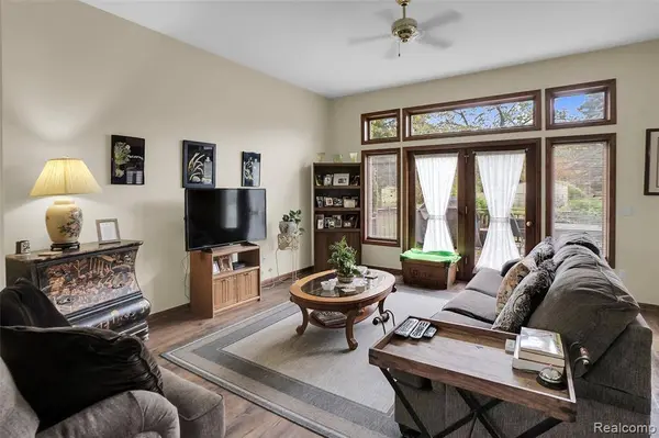 8127 Goldenrod Court, Green Oak Twp, MI 48116