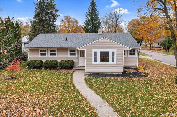 704 W Brooks Street, Howell, MI 48843