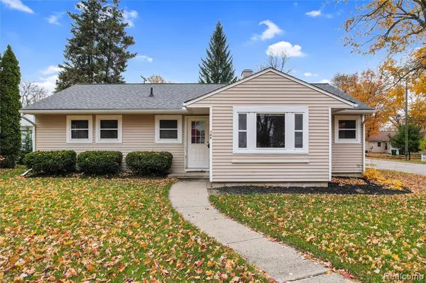 704 W Brooks Street, Howell, MI 48843