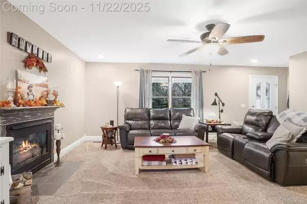 2568 W Coon Lake RD, Howell, MI 48843