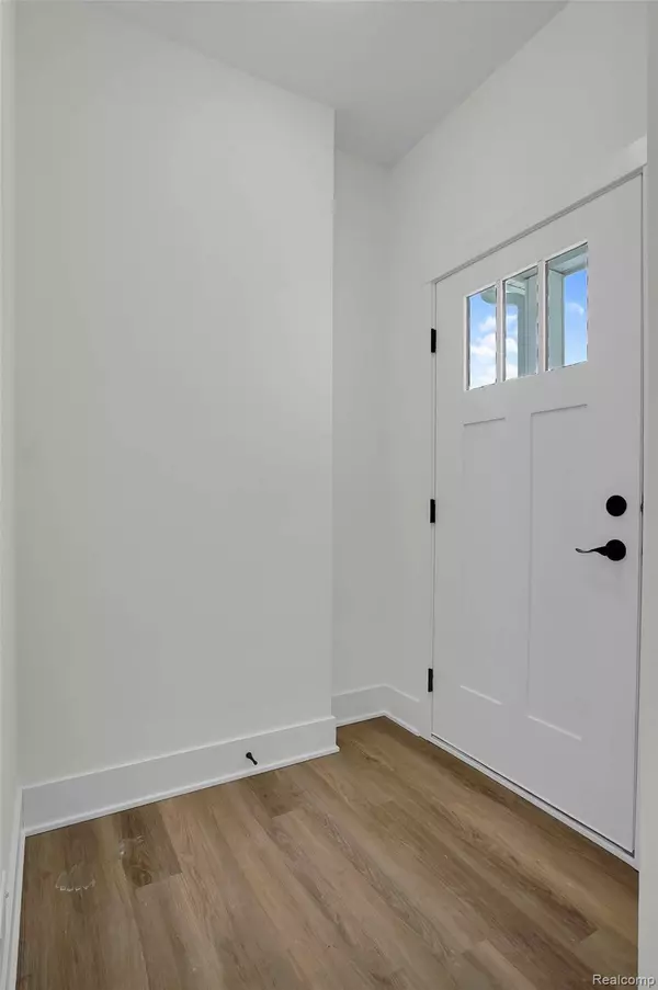 2324 Gilder DR, Howell, MI 48843