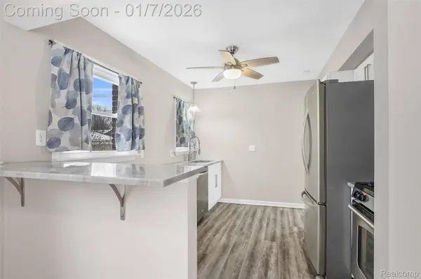 30451 Hathaway ST, Livonia, MI 48150