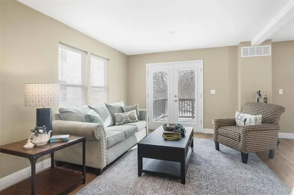 2420 Fisher RD, Howell, MI 48855