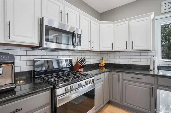 274 Carnoustie RD, Highland, MI 48357