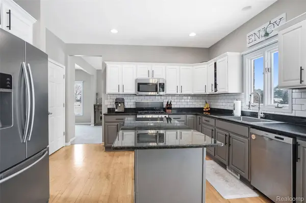 274 Carnoustie RD, Highland, MI 48357