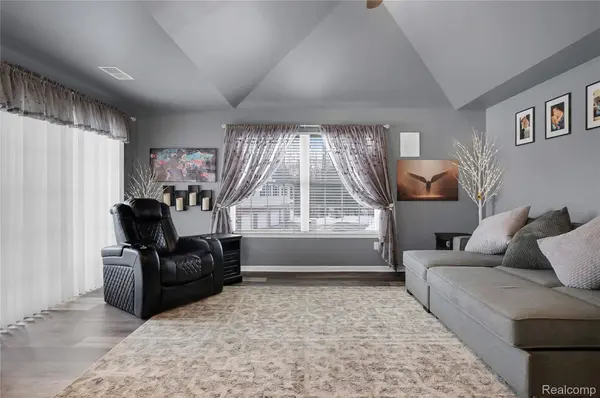 3346 Kneeland CIR, Howell, MI 48843