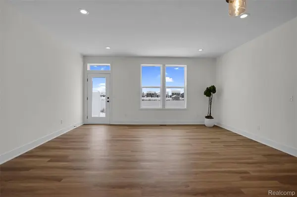 2324 Gilder DR, Howell, MI 48843