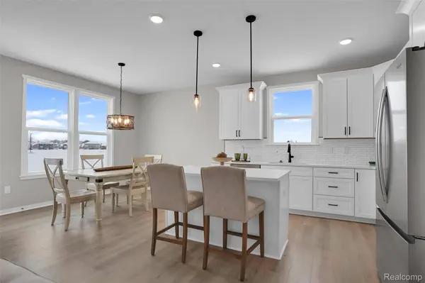 348 McDowell DR, Howell, MI 48843