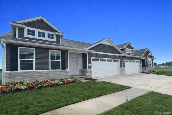 348 McDowell DR, Howell, MI 48843