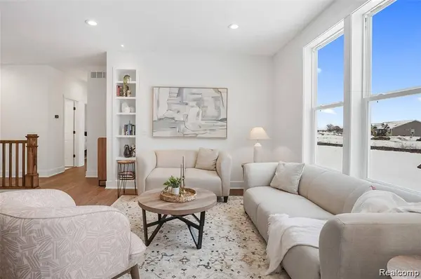 232 Marion Oaks DR, Marion Township, MI 48843