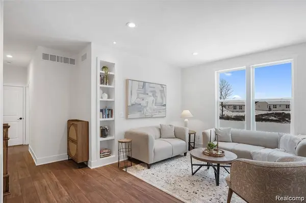 232 Marion Oaks DR, Marion Township, MI 48843