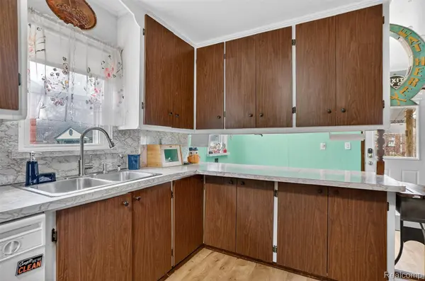 9923 Inkster RD, Livonia, MI 48150