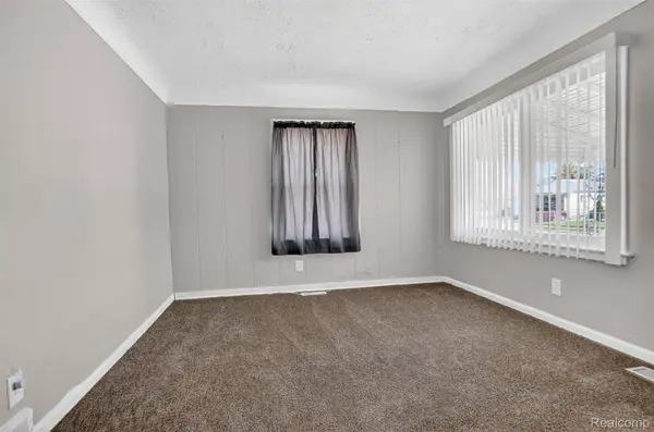 23131 Lambrecht AVE, Eastpointe, MI 48021