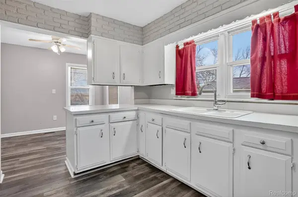 23131 Lambrecht AVE, Eastpointe, MI 48021