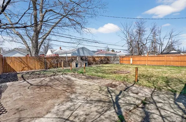 23131 Lambrecht AVE, Eastpointe, MI 48021