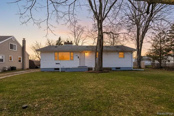 2300 S Lincoln, Bay City, MI 48708