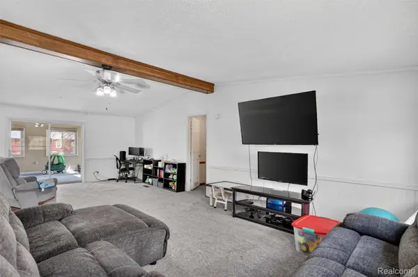 11011 Hamburg RD, Hamburg Township, MI 48189