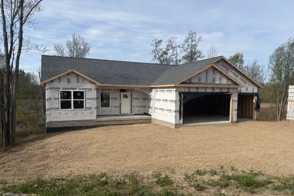 7195 Geraldine CIR, Gainestownship_genesee, MI 48473