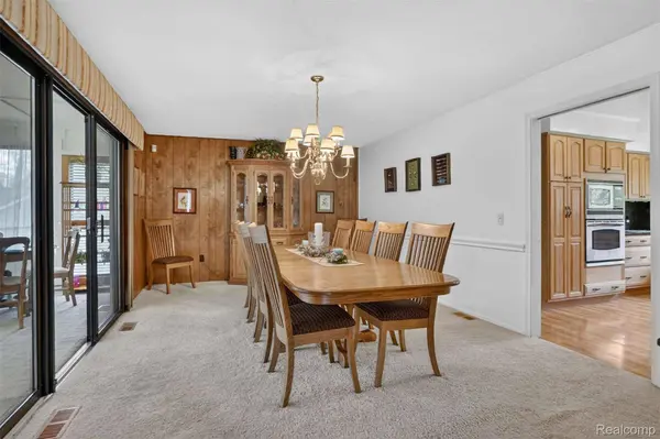 10467 McGregor RD, Hamburg Township, MI 48169